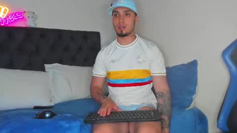 Snapshot of salvatore_dereck chatting on July 2026 01:23:01 AM online show from July 2026 01:23:01 AM