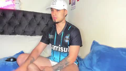 Snapshot of salvatore_dereck chatting on July 2026 01:09:01 AM online show from July 2026 01:09:01 AM