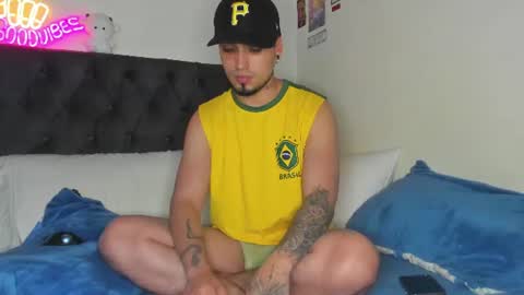 Snapshot of salvatore_dereck chatting on July 2026 01:00:01 AM online show from July 2026 01:00:01 AM