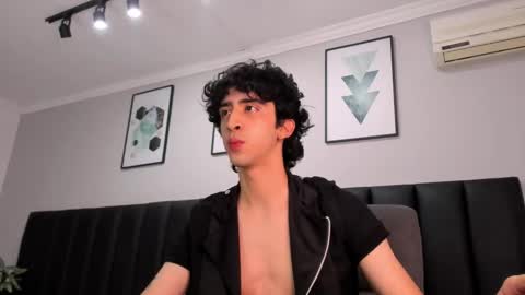 Snapshot of salvatore_monterey chatting on February 2025 09:06:01 PM salvatore online show from February 2025 09:06:01 PM