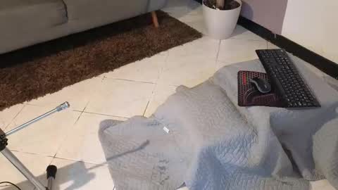 saly_moon1 online show from February 2026 04:00:01 AM