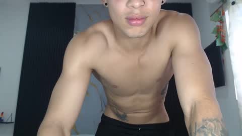 Snapshot of sam_and_mike chatting on February 2025 06:37:02 PM sammmikee online show from February 2025 06:37:02 PM