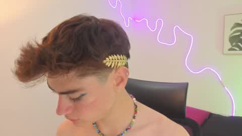 Snapshot of sam_clarkk chatting on November 2025 03:17:01 AM Sam Clark online show from November 2025 03:17:01 AM