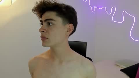 Snapshot of sam_clarkk chatting on November 2025 11:03:01 PM Sam Clark online show from November 2025 11:03:01 PM