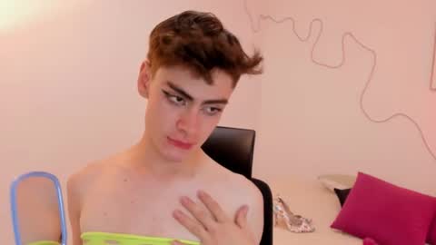 Snapshot of sam_clarkk chatting on November 2025 03:50:02 AM Sam Clark online show from November 2025 03:50:02 AM