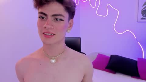 Snapshot of sam_clarkk chatting on November 2025 02:31:02 AM Sam Clark online show from November 2025 02:31:02 AM