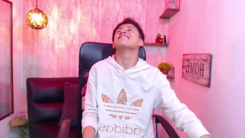 Sam online show from March 2025 04:06:02 PM