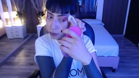 SAM MANSON online show from October 2025 01:10:02 PM