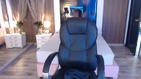 SAM MANSON online show from November 2025 03:11:01 PM