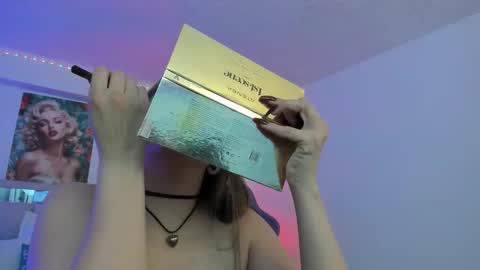 Snapshot of samanta_roberts1 chatting on December 2025 10:31:01 AM Samanta online show from December 2025 10:31:01 AM