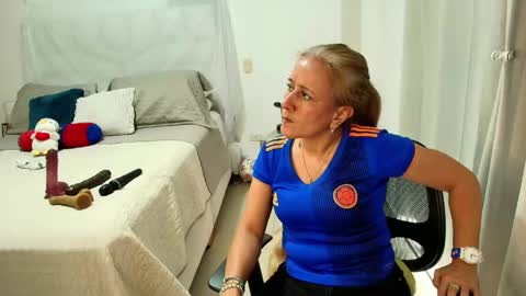 Samanta Stone online show from June 2026 08:00:01 PM