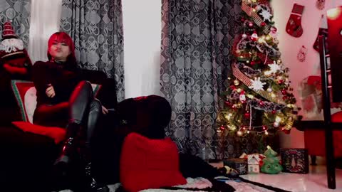 Snapshot of samantha_abrill chatting on December 2024 02:48:02 AM Samantha and Victor online show from December 2024 02:48:02 AM