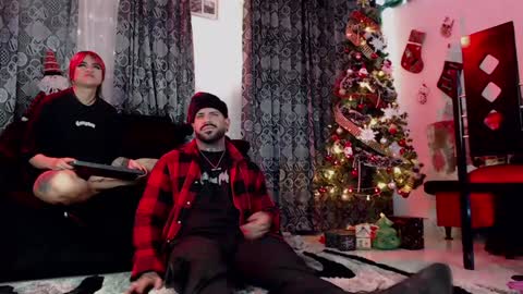 Snapshot of samantha_abrill chatting on December 2024 02:52:01 AM Samantha and Victor online show from December 2024 02:52:01 AM