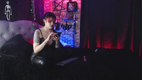 Snapshot of samantha_abrill chatting on January 2025 07:09:02 AM Samantha and Victor online show from January 2025 07:09:02 AM