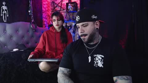 Snapshot of samantha_abrill chatting on January 2025 03:58:02 AM Samantha and Victor online show from January 2025 03:58:02 AM