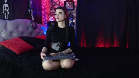 Snapshot of samantha_abrill chatting on February 2025 10:09:01 PM Samantha and Victor online show from February 2025 10:09:01 PM