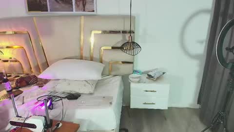 SAMANTHA online show from April 2026 03:49:02 PM