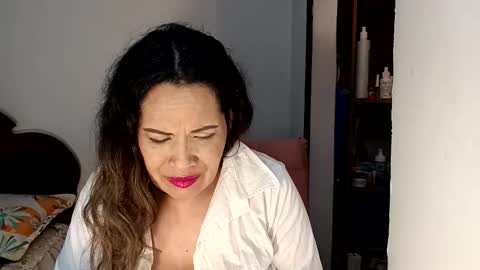 Samantha  Gomez  online show from December 2025 06:10:02 AM