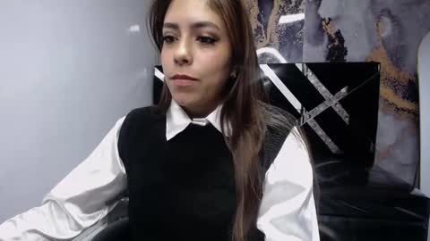 Snapshot of samantha_marin_v chatting on November 2025 12:52:01 PM Hi Stream 800am to 200pm online show from November 2025 12:52:01 PM