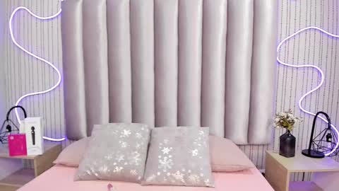 Alejandra  online show from December 2025 12:23:02 PM