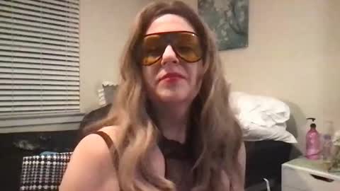 Snapshot of samanthavale chatting on December 2025 03:01:02 AM Samantha Vale online show from December 2025 03:01:02 AM