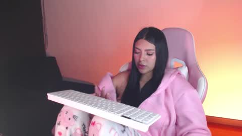 Snapshot of samara_lam chatting on December 2024 08:47:01 AM Sammy  online show from December 2024 08:47:01 AM