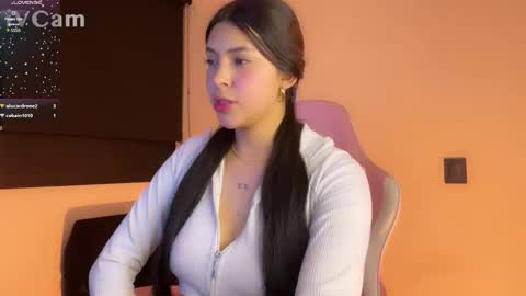 Snapshot of samara_lam chatting on February 2025 05:01:01 AM Sammy  online show from February 2025 05:01:01 AM