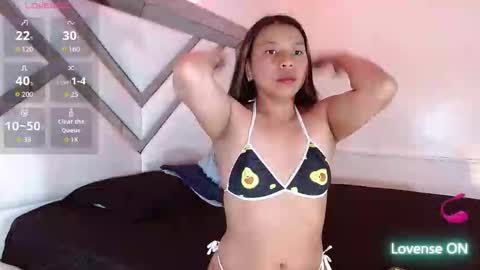 Snapshot of samara_selene chatting on November 2025 07:13:02 PM SAMARA online show from November 2025 07:13:02 PM