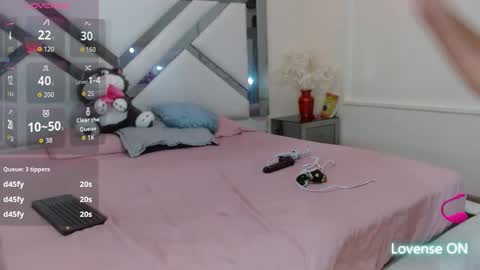 Snapshot of samara_selene chatting on November 2025 07:45:02 PM SAMARA online show from November 2025 07:45:02 PM