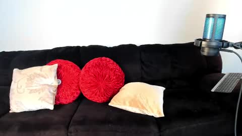 Yaya online show from March 2025 08:10:02 PM