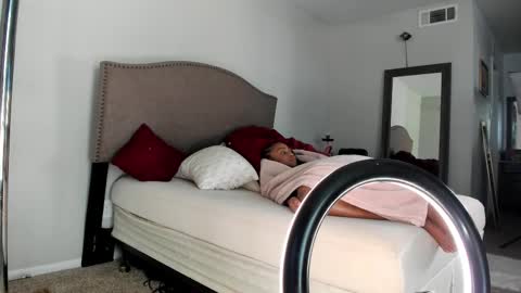 Yaya online show from September 2025 09:25:02 PM