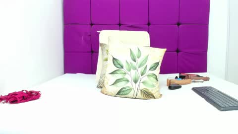 Snapshot of samay_sex18 chatting on February 2025 03:52:01 PM samay_sex18 online show from February 2025 03:52:01 PM