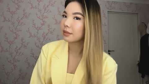 Snapshot of sammiesilvis chatting on February 2026 09:18:02 AM Elina online show from February 2026 09:18:02 AM