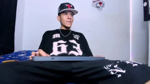 Snapshot of samuel_suarez chatting on May 2026 12:48:02 AM online show from May 2026 12:48:02 AM