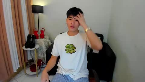 Snapshot of samuelangelo chatting on December 2024 11:00:01 AM Sam online show from December 2024 11:00:01 AM