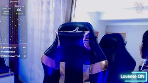 Laura mejia online show from July 2026 07:42:02 PM