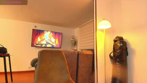 Hello I am absent due to a family calamity I will return soon-hola estoy ausente por un problema familiar volvere pronto. online show from April 2026 02:51:02 AM