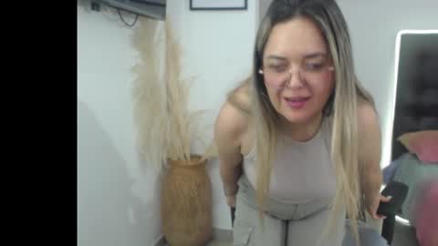 samy_vsn online show from November 2025 07:56:02 PM