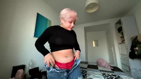 Snapshot of samymoon3 chatting on November 2025 05:04:02 PM Samymoon online show from November 2025 05:04:02 PM