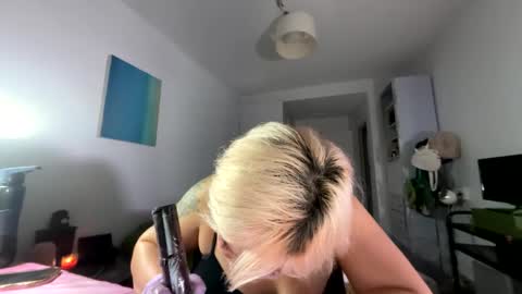 Snapshot of samymoon3 chatting on November 2025 07:15:01 PM Samymoon online show from November 2025 07:15:01 PM