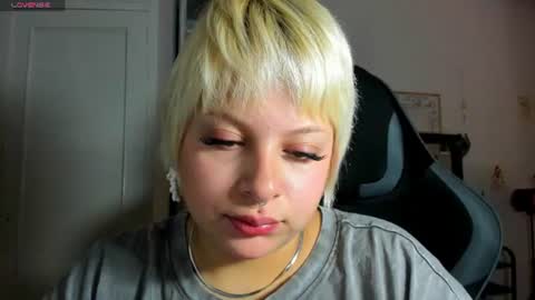 Snapshot of samymoon3 chatting on July 2026 08:07:02 AM Samymoon online show from July 2026 08:07:02 AM