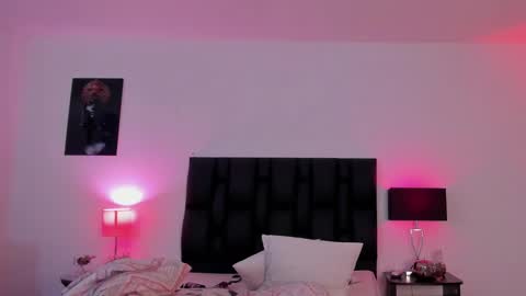 Snapshot of sander_mila chatting on February 2025 03:12:02 AM MilaSander online show from February 2025 03:12:02 AM