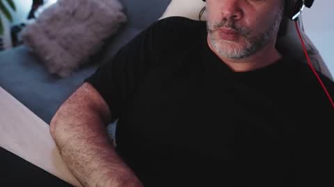 Snapshot of sanders_white chatting on February 2025 05:56:02 AM Sanders online show from February 2025 05:56:02 AM