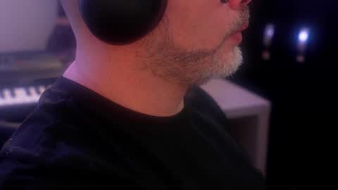 Snapshot of sanders_white chatting on September 2025 11:59:02 PM Sanders online show from September 2025 11:59:02 PM