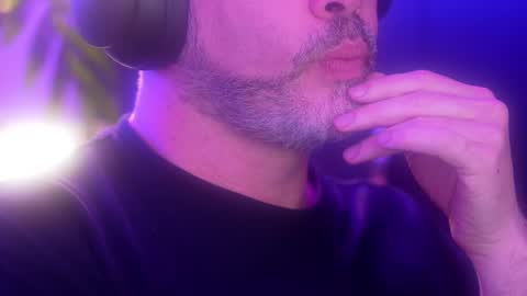 Snapshot of sanders_white chatting on September 2025 02:01:01 AM Sanders online show from September 2025 02:01:01 AM