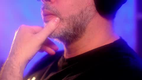 Snapshot of sanders_white chatting on November 2025 11:32:01 PM Sanders online show from November 2025 11:32:01 PM