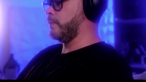 Snapshot of sanders_white chatting on December 2025 01:56:02 AM Sanders online show from December 2025 01:56:02 AM