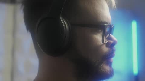 Sanders online show from March 2026 05:13:02 AM