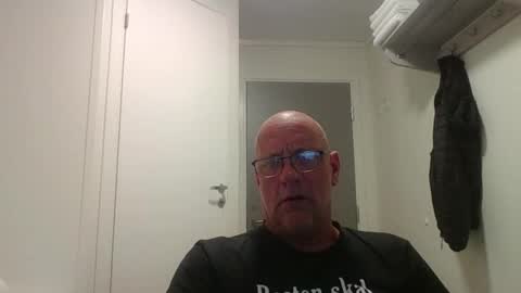 sandnesrune523 online show from April 2026 03:39:02 PM