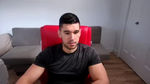 Snapshot of sandow_ chatting on October 2025 04:06:02 PM Sandow online show from October 2025 04:06:02 PM